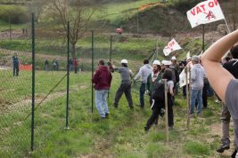 Nella foto - Laboratorio Sociale Alessandria