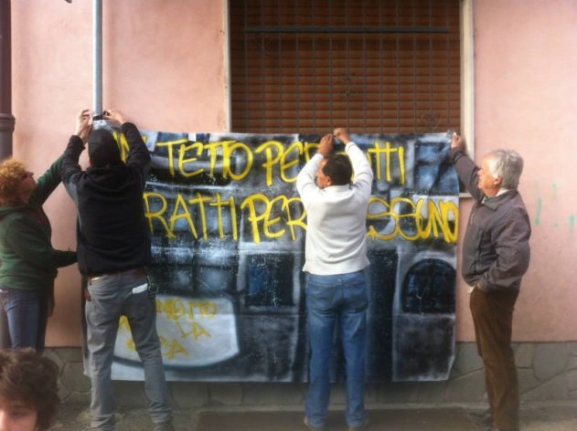 Nella foto - Laboratorio Sociale Alessandria