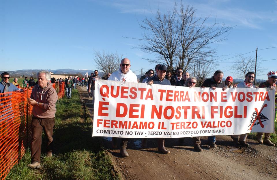 Nella foto - Laboratorio Sociale Alessandria