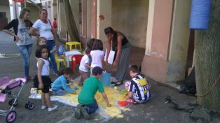 Nella foto - Laboratorio Sociale Alessandria