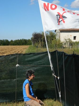 Nella foto - Laboratorio Sociale Alessandria