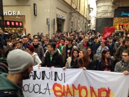 Nella foto - Laboratorio Sociale Alessandria