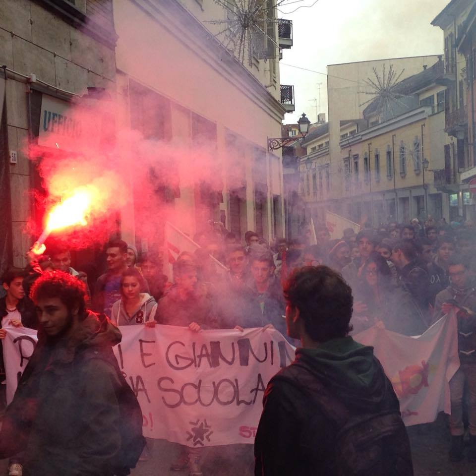 Nella foto - Laboratorio Sociale Alessandria