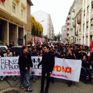 Nella foto - Laboratorio Sociale Alessandria