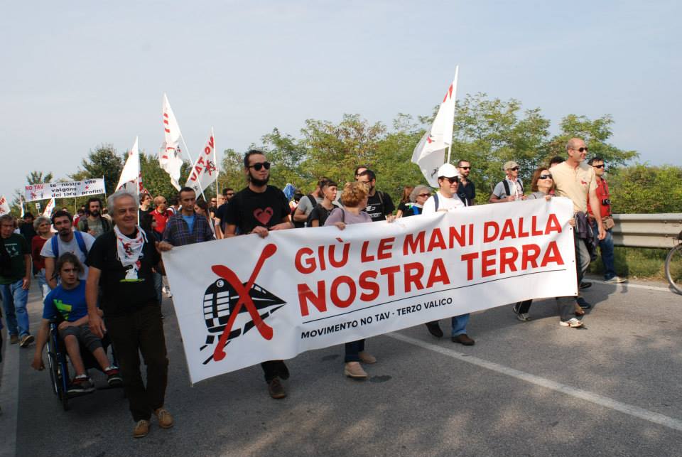 Nella foto - Laboratorio Sociale Alessandria