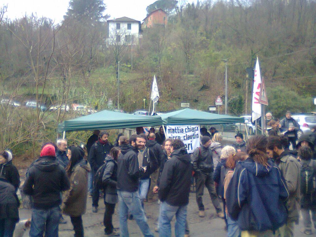 Nella foto - Laboratorio Sociale Alessandria