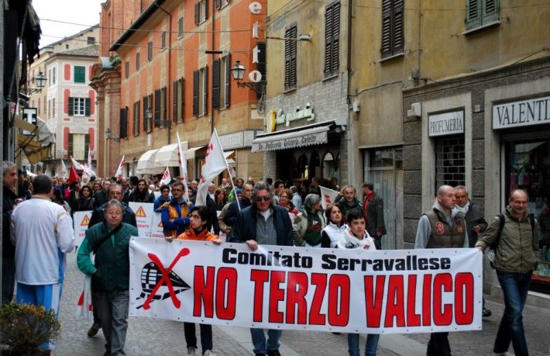 Nella foto - Laboratorio Sociale Alessandria