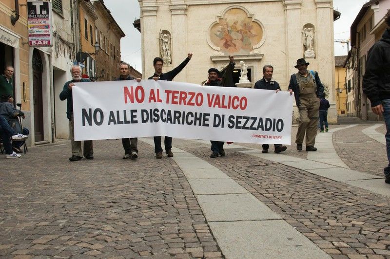 Nella foto - Laboratorio Sociale Alessandria