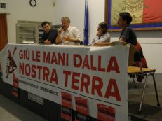 Nella foto - Laboratorio Sociale Alessandria