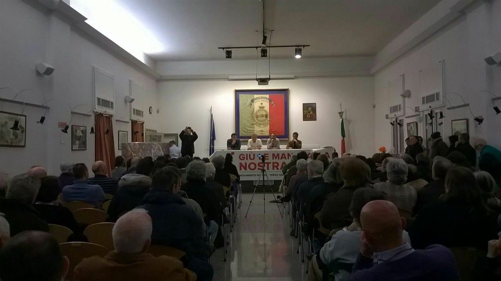 Nella foto - Laboratorio Sociale Alessandria