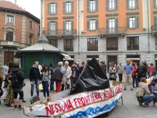 Nella foto - Laboratorio Sociale Alessandria