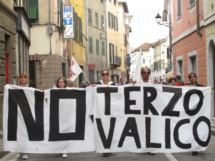 Nella foto - Laboratorio Sociale Alessandria