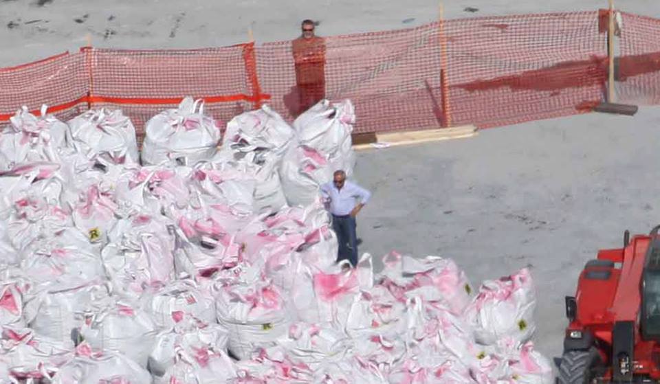 Htr, PD, discarica di Torrazza: il business dell'amianto sulla pelle della gente 1 - Laboratorio Sociale Alessandria Nella foto - Laboratorio Sociale Alessandria