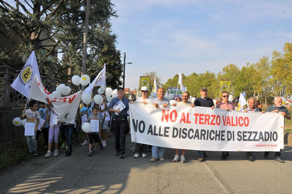 Nella foto - Laboratorio Sociale Alessandria