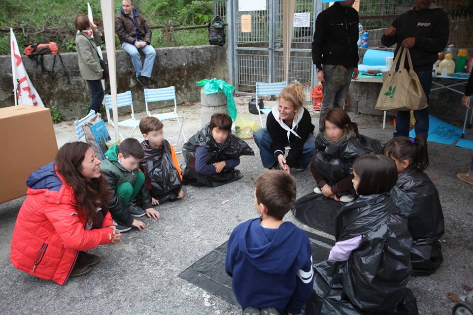 Nella foto - Laboratorio Sociale Alessandria