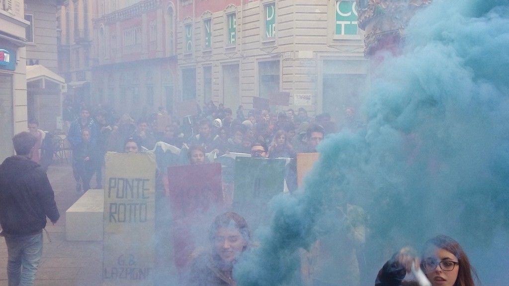 Nella foto - Laboratorio Sociale Alessandria