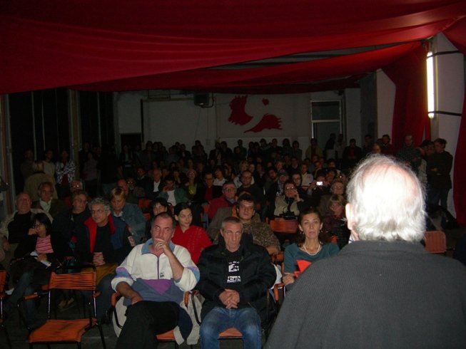 Nella foto - Laboratorio Sociale Alessandria