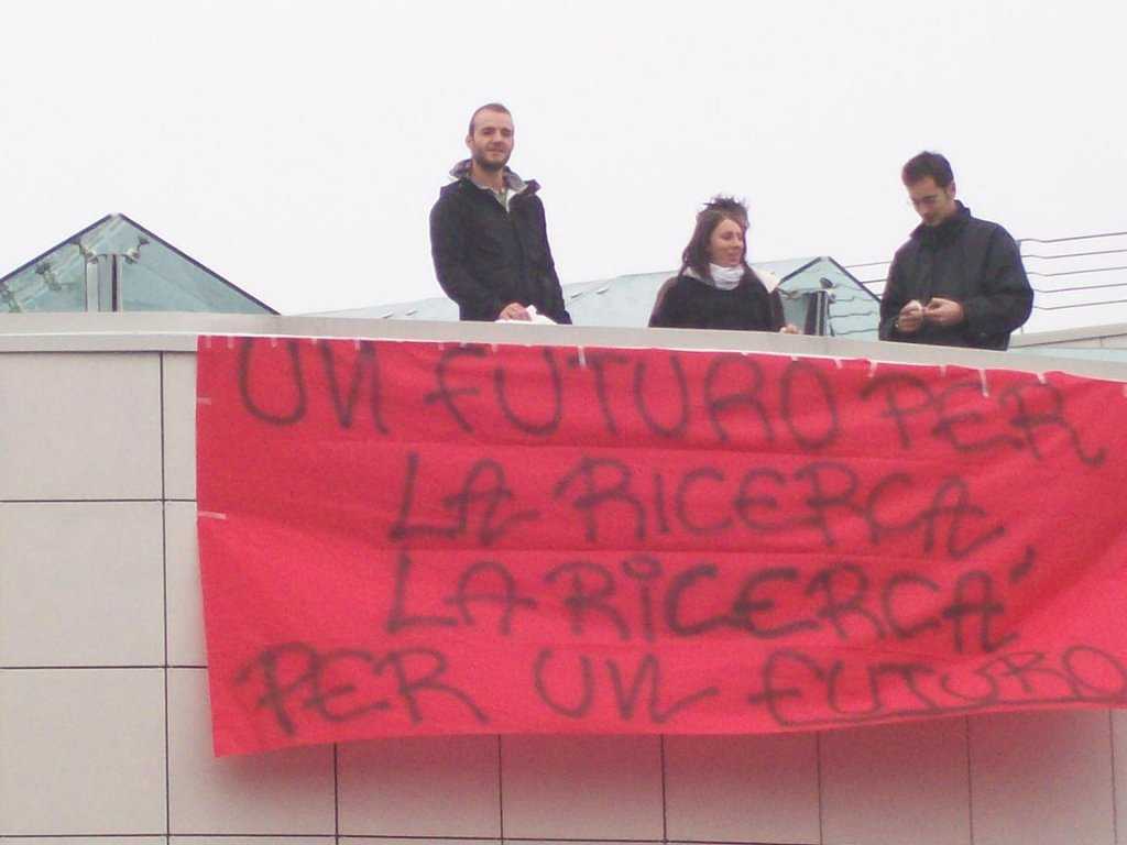 Nella foto - Laboratorio Sociale Alessandria