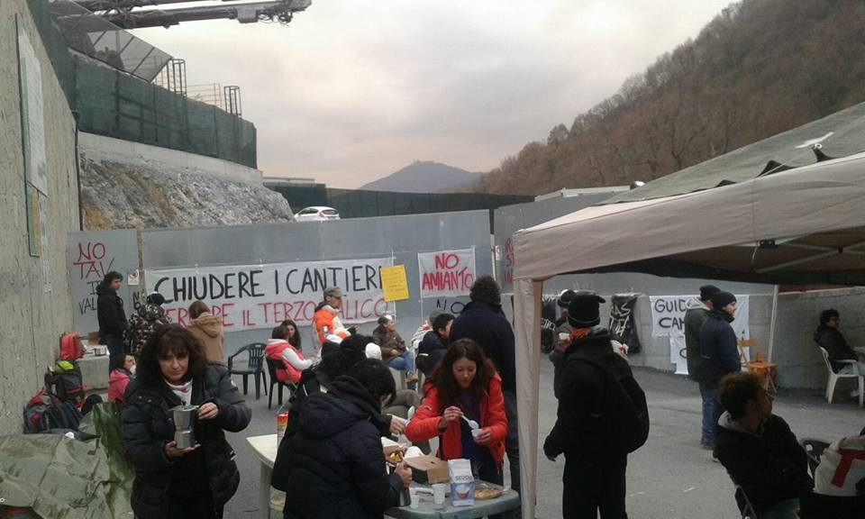 La lotta continua: bloccato all'alba il cantiere del Terzo Valico di Cravasco 1 - Laboratorio Sociale Alessandria Nella foto - Laboratorio Sociale Alessandria