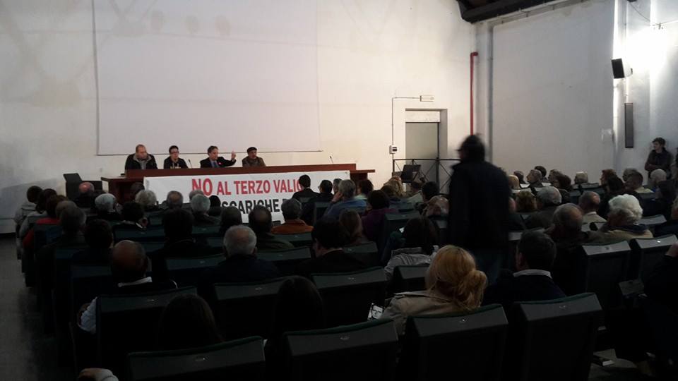 Nella foto - Laboratorio Sociale Alessandria