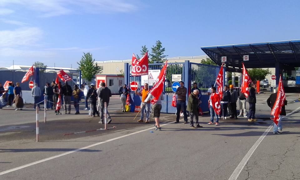 Nella foto - Laboratorio Sociale Alessandria