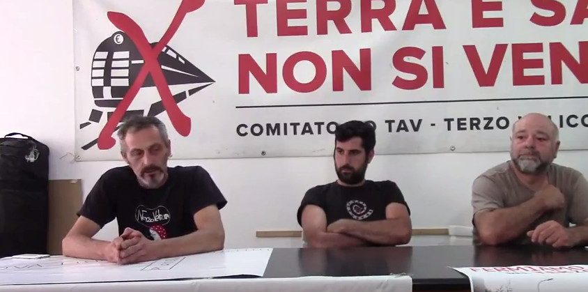 Conferenza stampa sugli espropri del 19 luglio 1 - Laboratorio Sociale Alessandria Nella foto - Laboratorio Sociale Alessandria