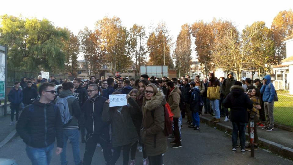 Nella foto - Laboratorio Sociale Alessandria