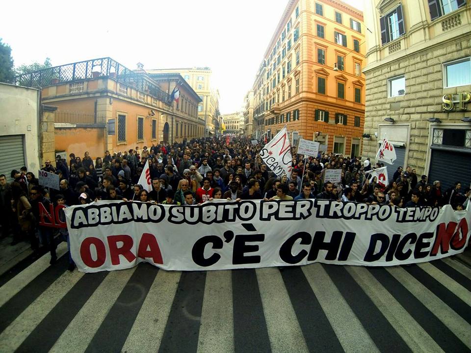 Nella foto - Laboratorio Sociale Alessandria