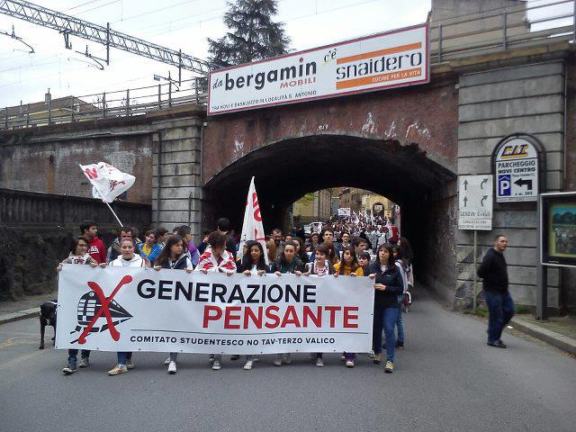 Nella foto - Laboratorio Sociale Alessandria