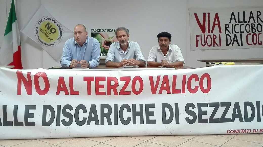 Nella foto - Laboratorio Sociale Alessandria