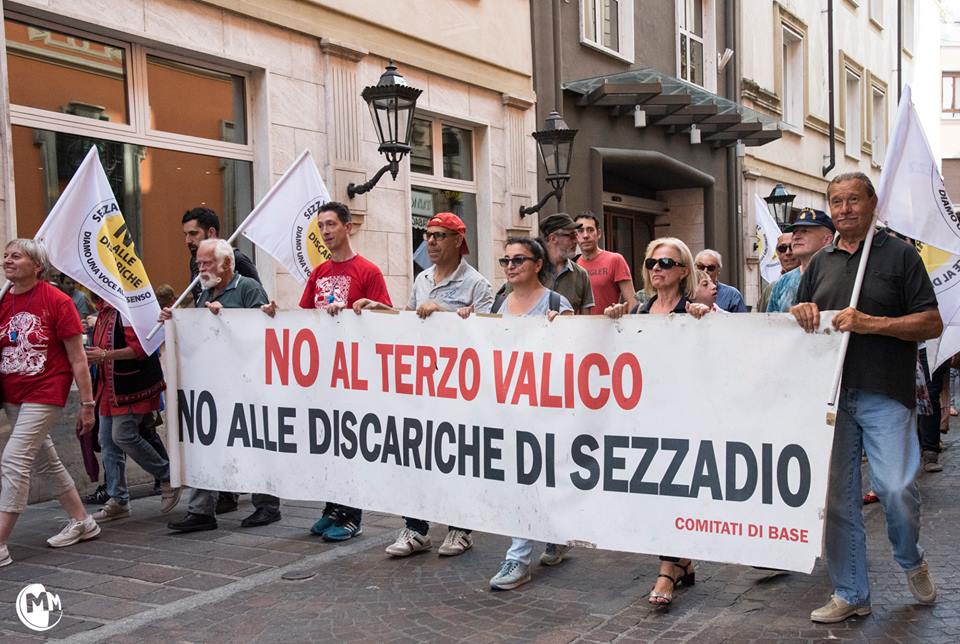 Nella foto - Laboratorio Sociale Alessandria