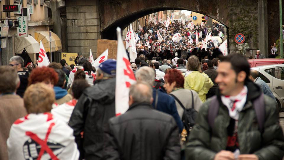 Nella foto - Laboratorio Sociale Alessandria