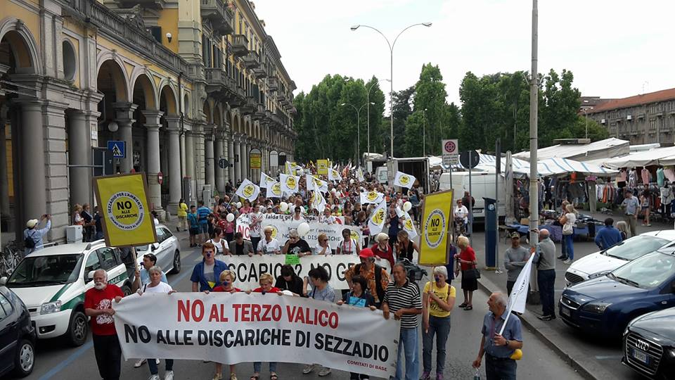 Nella foto - Laboratorio Sociale Alessandria