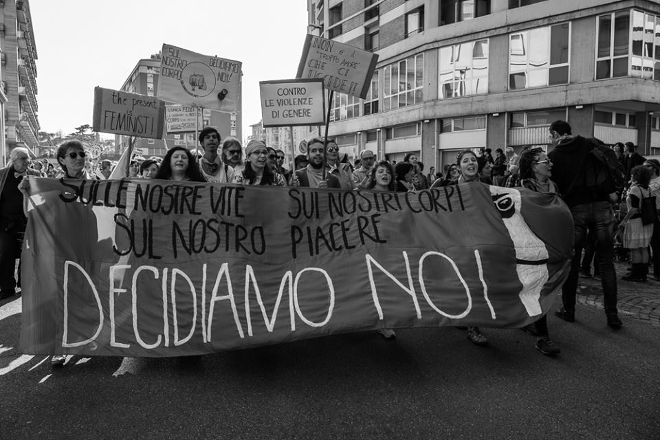 Nella foto - Laboratorio Sociale Alessandria