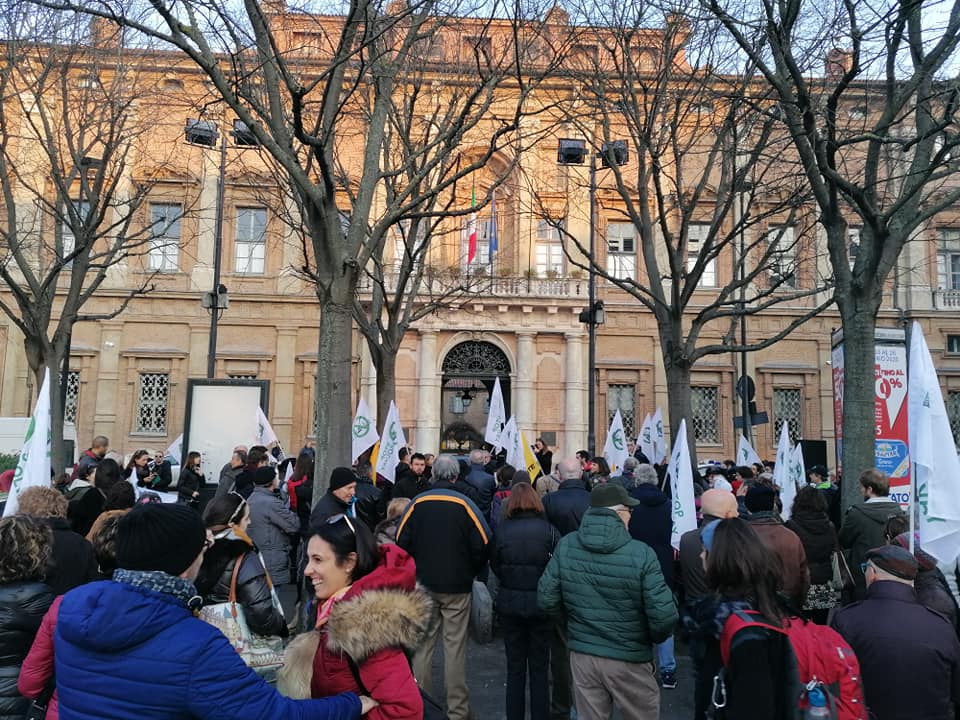 Nella foto - Laboratorio Sociale Alessandria