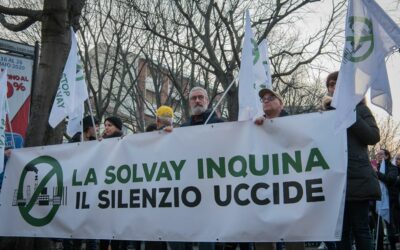 Basta con il ricatto salute-lavoro. “Vogliamo blocco della produzione, bonifica e screening della popolazione”