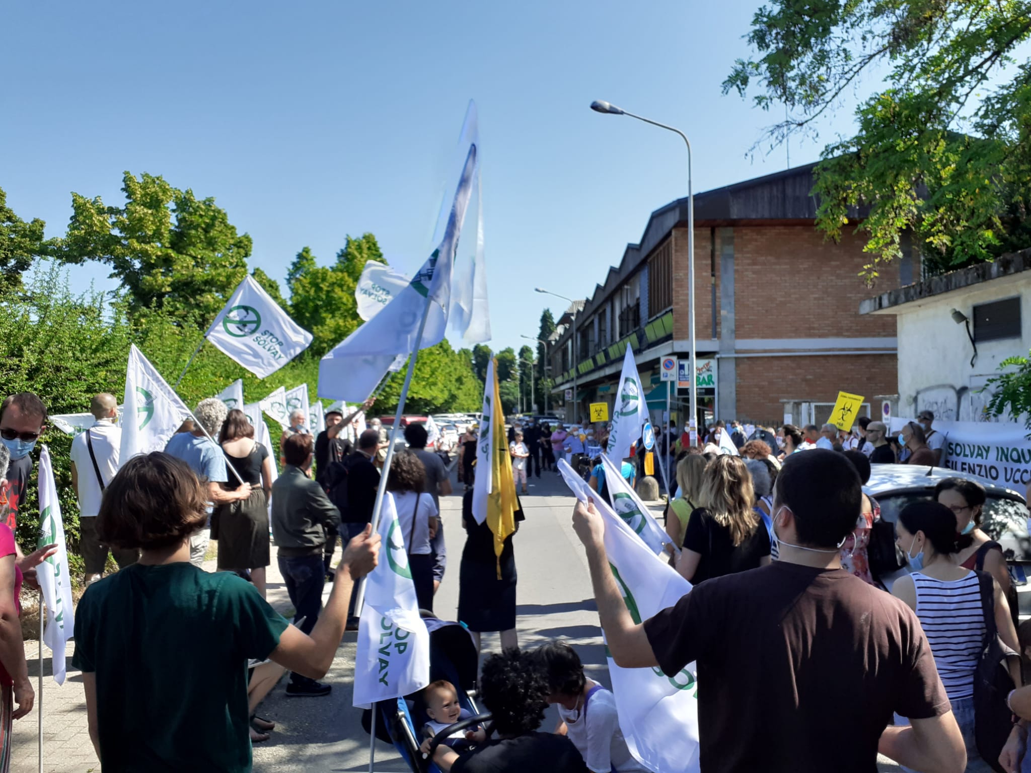 Nella foto - Laboratorio Sociale Alessandria