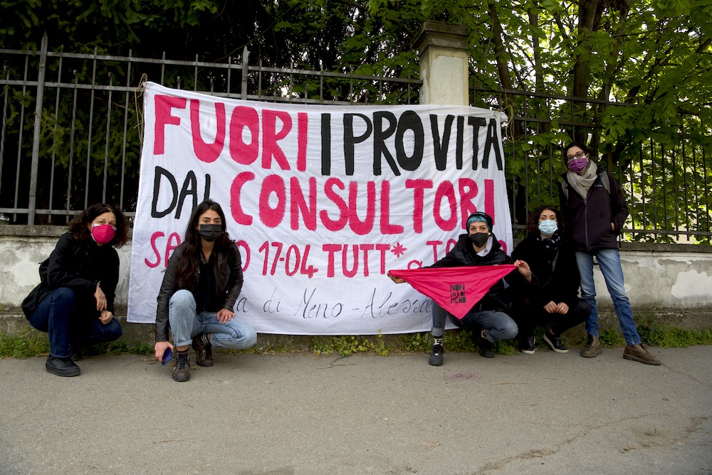 Fuori gli antiabortisti dai consultori! Sabato 17 aprile tutt* a Torino! 2 - Laboratorio Sociale Alessandria Nella foto - Laboratorio Sociale Alessandria