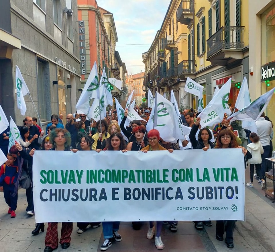 Nella foto - Laboratorio Sociale Alessandria