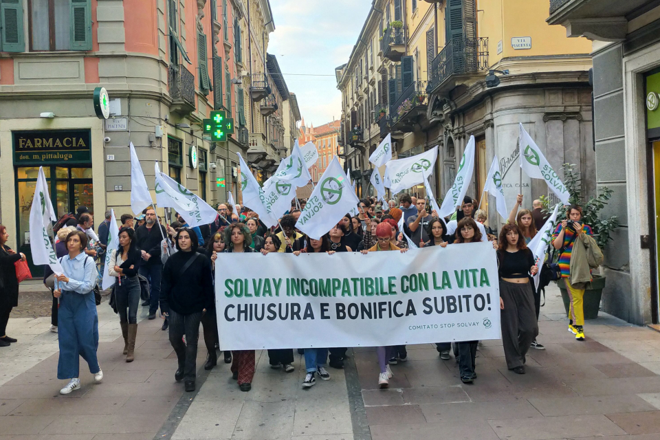 Nella foto - Laboratorio Sociale Alessandria